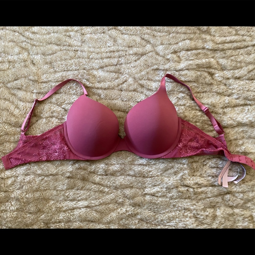 BRAND NEW Victoria Secret T-shirt Push-up Bra in Rose
